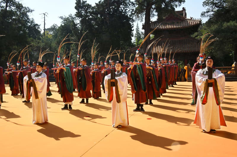 曲阜で孔子生誕2573周年を祝う「祭孔大典」　中国山東省