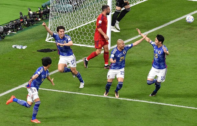 「秀逸な見出し」「すごいカバー」英タイムズ紙の表紙話題　W杯の日本快挙、ドイツ敗退絡め伝える