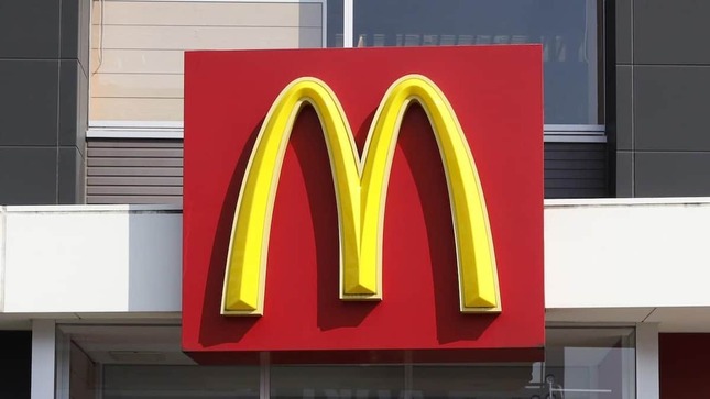 1年前は会社員→今はバイト「所得が下がったようにしか…」マックのポスターに憶測　広報に聞く本当の経緯